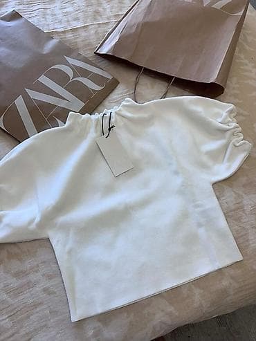 ZARA qadın bluzu – ağ rəngdə, qısa kəsimli model. Yeni etiketli -