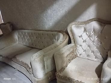 reception masa: Klassik üslubda qonaq otağı mebel dəsti Komplekt: - Uzadıla bilən iri — 5