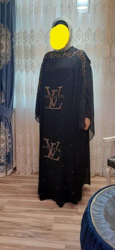 hicablı geyim: Yenidir Dubaydan gelib.46 dan 54 bedene kimi gedir — 2