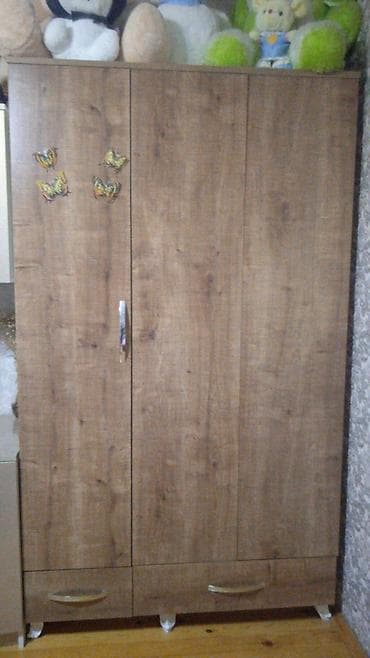 3 qapılı dolablar: 3 qapılı, Siyirməli, Qəhvəyi, Digər material, Açılan, Düz dolab — 3