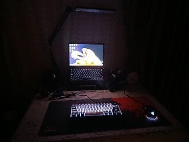 Oyun klaviaturası satılır. Cəmi bir neçə dəfə yoxlanılıb, tam yeni