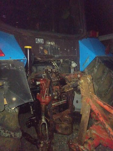 masin soyuducu: Belarus 1221 təkərli traktor - Model: Беларус 1221 (Gövdədə qeyd — 5