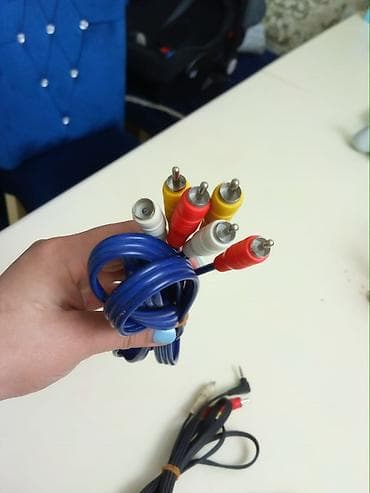 дивиди плеер: AV kabelləri dəsti Məhsulun tərkibi: - 3.5 mm TRRS (4-pole) kişi jack — 2