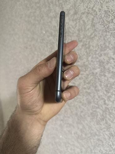 iphone 11: IPhone 11, Qara, Face ID — 3