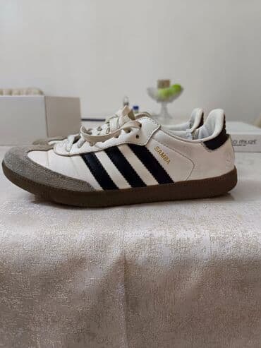 adidas qaçış üçün qadın krossovkaları: Krasofka 38 razmer — 1