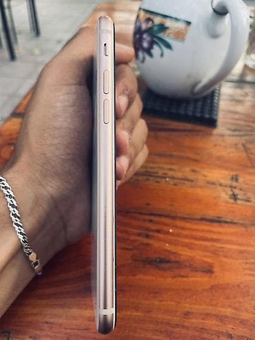 apple 11 mini: IPhone 8 — 4