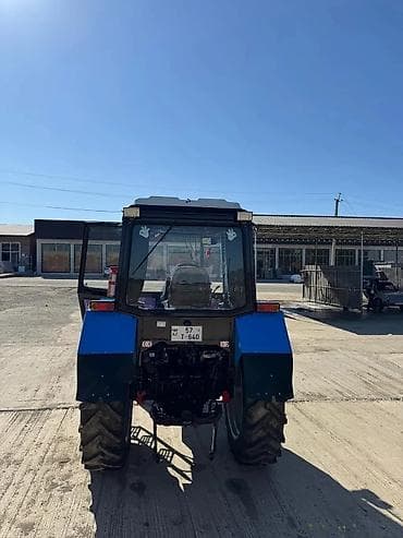 Belarus 82.1 təkərli traktor Texniki xüsusiyyətlər və təchizat: - 4x4