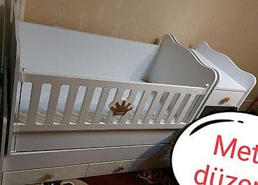 Oğlan və qız üçün, Beşik, Komod