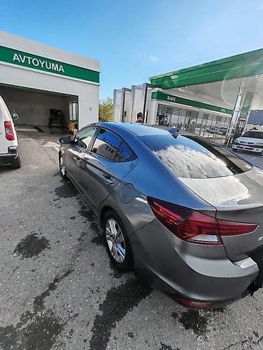 hyundai xg: Hyundai Elantra sedan - Korpus: 4 qapılı sedan, boz (metallik) rəng - — 6