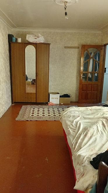 Nizami rayonu, Nəsimi küçəsi bina 28, xruşevka, 3 otaq, təmiz 2 metr