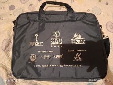 noutbuk çantaları: Noutbuklar üçün nəzərdə tutulmuş bu göy rəngli çanta, həm daşımaq, həm — 1