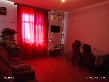 Şirvan şəhəri Çılpaqlıda 4 sot torpaq sahəsi 4 otaqlı ev 2 otaqı