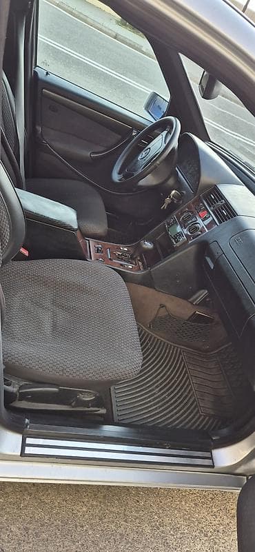 mersedes satilir: Mercedes-Benz C-Class: 2.2 l | 2000 il Sedan — 4