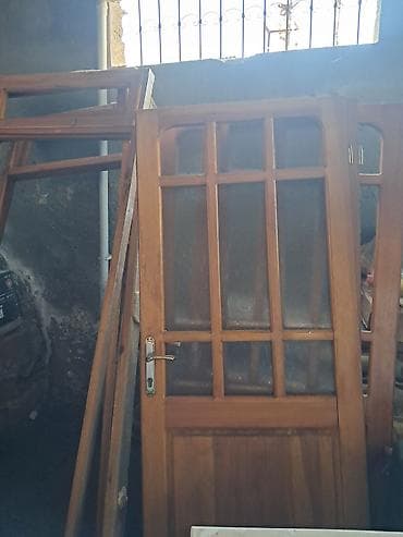 taxt ustu: Material: təbii ağac 4ədəd qapı 100azn Maraqlanan buyurub telefon — 4
