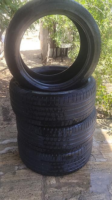 berde masin: İşlənmiş Şin Bridgestone 245 / 45 / R 19 — 2