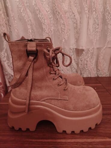 kaubojke novi sad: Qalın platformalı qadın botları. Geyilmeyib. 65 manata alinib. 45 e — 6