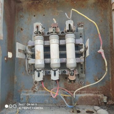 Döşəmə: Üç fazlı Qoruyucu avtomat — 3