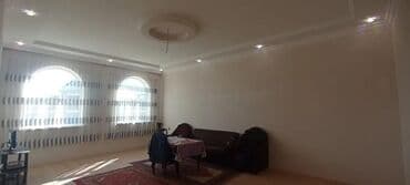 2 mərtəbə: Ev 4 sot torpaqda yerləşir. 3 otaq, 1 qonaq otağı, mətbəx və sanitar — 3