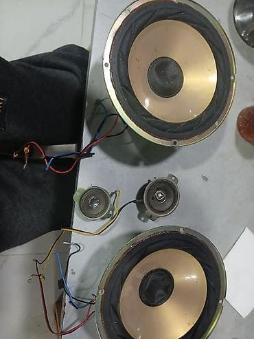 усилители б у: Səs sistemi üçün dinamik dəsti Tərkib: - 2 ədəd iri ölçülü bass/mid — 4