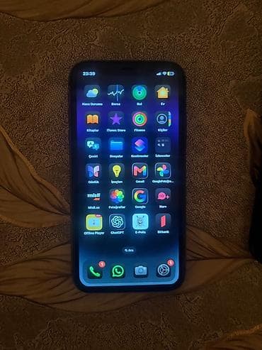 ipad pro m5: IPhone 11, 64 GB, Qara, Face ID — 2