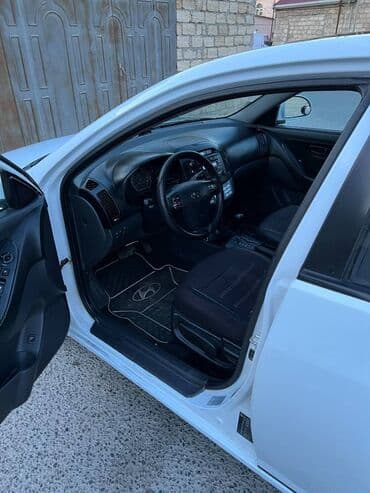 ceşqa maşını: Hyundai Elantra: 2 l | 2008 il Sedan — 4