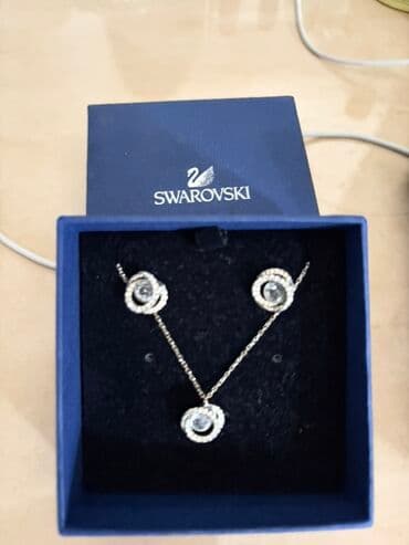 1 qram qizilin qiymeti: Dəstə daxildir: Sırğa, Swarovski — 2