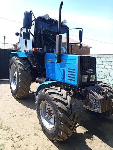 mtz 82 kabina: Belarus 892 tırtıllı aqrotexnika - Model: Belarus 892 (4x4) - Güc — 1