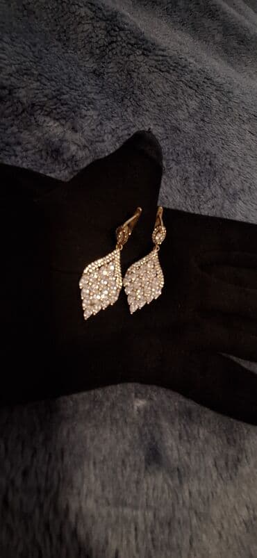 qizlar ucun toy paltarlari: Qızıl suyuna salınmış Zərif daş-qaşlı sırğalar. svarovskiy qaşlarla — 8