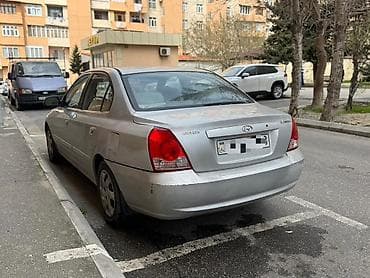 hundai i35: Hyundai Elantra: 2 l | 2005 il Sedan — 3