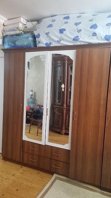 - Güzgülü qarderob şkafı - Qəhvəyi/ağac teksturalı laminat səth - — 2