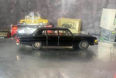 mini disk: Коллекционная модель GAZ-14 Cayka black 1977 Сделано в СССР Scale — 5