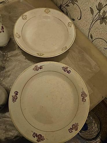 galaxy qazan destleri: Müxtəlif qab-qacaq və şüşə məmulatları toplusu. 15 man. elmler — 7