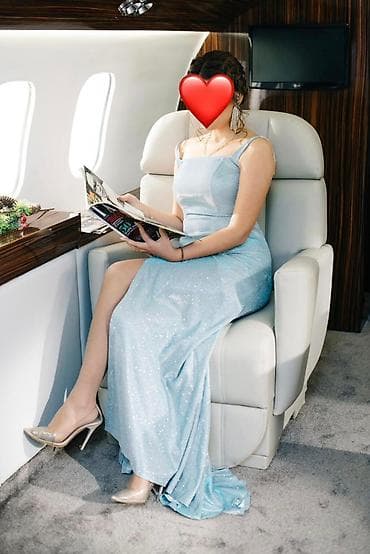 be: Mavi parıltılı ziyafət geyimi Bakıda məşhur couturede tikilib — 3