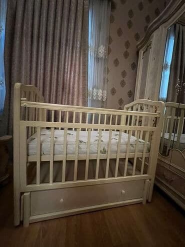 plasmas qutu: Oğlan və qız üçün, Dördbucaq, Beşik, Dəst ilə, Matras ilə, Yellənmə mexanizmsiz — 2