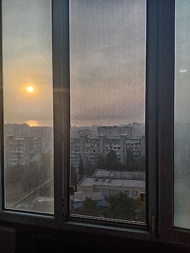 qalada ev satilir: 2 otaqlı mənzil – mebel və texnika ilə - Geniş işıqlı qonaq otağı — 5