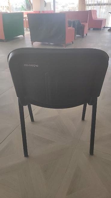 Ofis dəst mebeli: 20 dest kurs ucun parta+stulu. 1 desti 50 azn Unvan Bineqedi merkez — 4