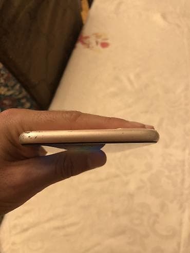iphone 2ci əl: Qızılı — 6