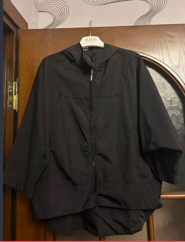 səyahət çantası: Qara rəngli yüngül üst geyim – kapüşonlu, önü tam fermuarlı model — 1