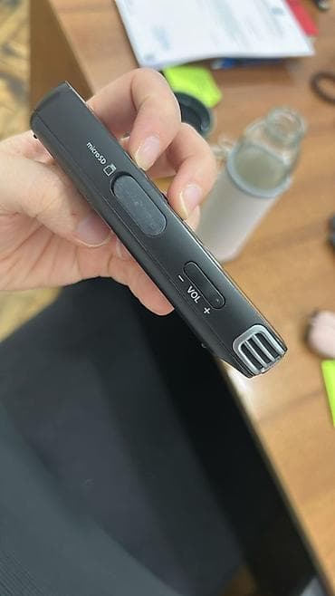diktafon: Az istifadə olunub. 4GB daxili yaddaş. MicroSD kart dəstəyi. Maksimum — 3