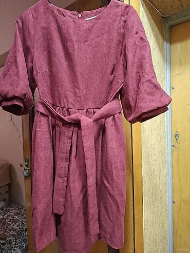 Qadın donu – tünd bordo rəngdə, sadə və zərif dizayn. - Model: beldən