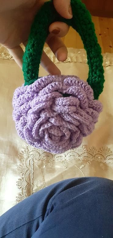 popitli çanta: Qızılgül formasında toxunma çanta . ƏL İŞİDİR — 2