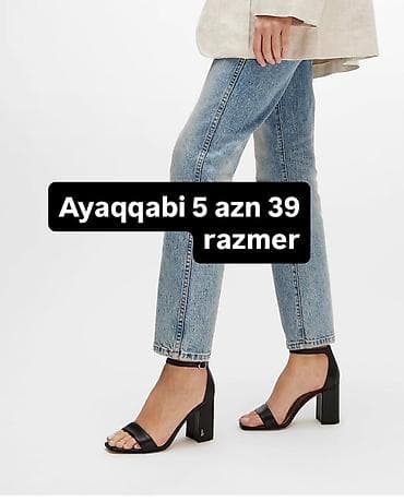 Qadın sandaleti – 39 ölçü • Rəng: qara • Model: açıq burunlu, bir