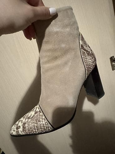 Qadın botları – zərif dizayn, ilan dərisi effekti detallı - Model