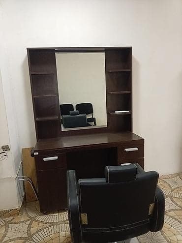 Salona uyğun vizaj/salon iş stolu və güzgü vitrinli modul - Quruluş