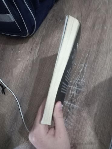 mhm ingilis dili pdf: Cristiano Ronaldo ktabı az işlənmiş üzərində yazı izi yoxdur, cızıx — 2