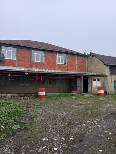 montinde heyet evleri: Həyətyanı ev və torpaq sahəsi - Geniş həyətyanı sahə: həyətin — 7