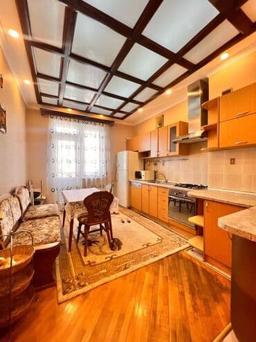 nərimanovda köhnə tikili evlər: Nərimanov Rayonu 17 mərtəbəli binanın 11 ci mərtəbəsində 3 otaqlı — 7