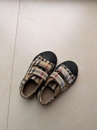 kurtka kisi: Uşaq geyimləri dəsti original!!! Burberry kurtka 100azn ayaqqabi — 5