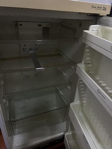 soyuducu ev ucun: 2 qapılı LG Soyuducu Satılır, rəng - Ağ, Təkərli — 4