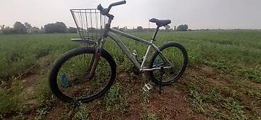 velosiped mağazası: İşlənmiş Şəhər velosipedi Aist, 26", sürətlərin sayı: 1, Ödənişli çatdırılma — 3